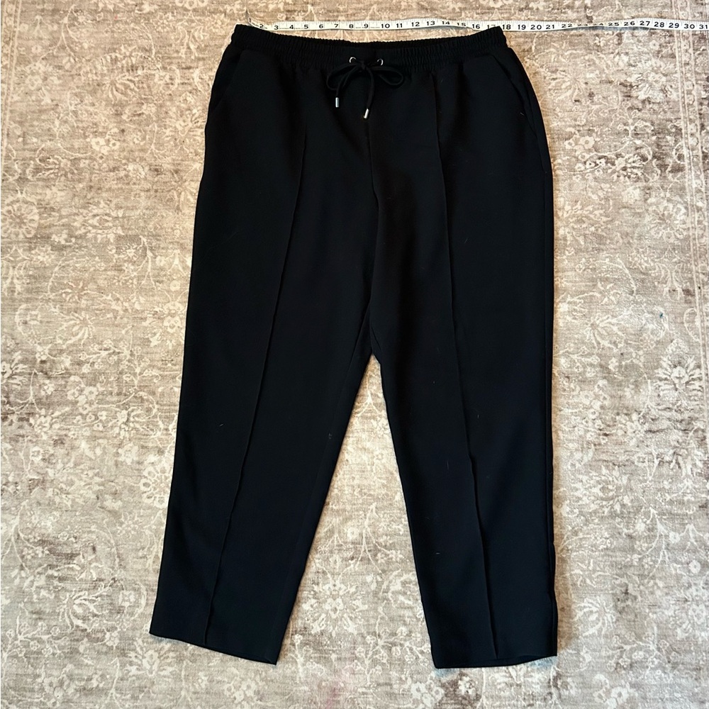 Nine West women’s black jogger